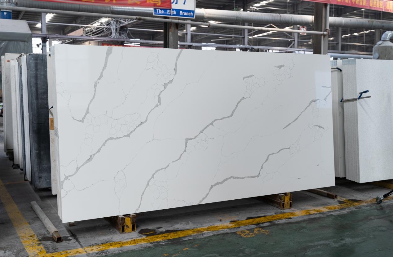 White Calacatta Quartz Stone Slab With Gray Vein Polished Honed